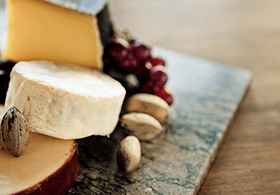 Fromage sur un plateau