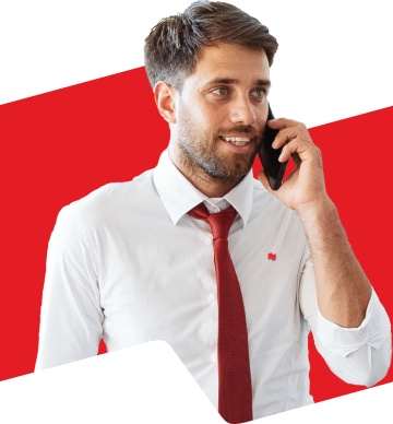 Photo d’une personne en tenue professionnelle qui parle au téléphone 