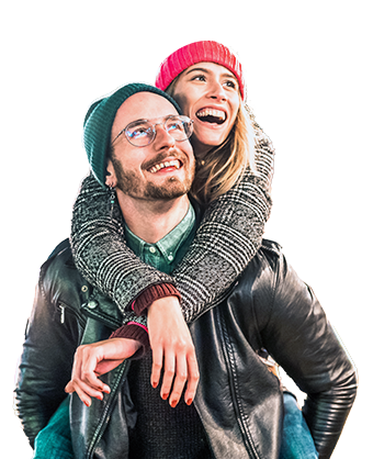 Photo d’un couple en train de sourire