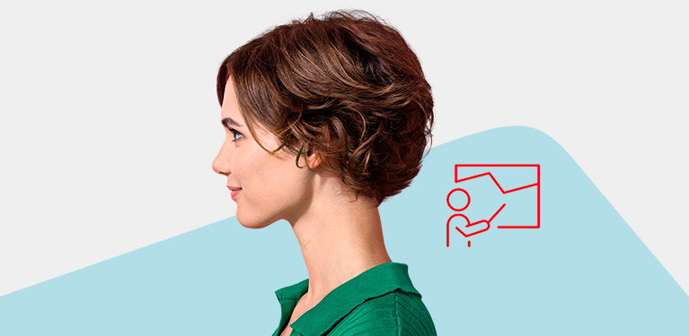 Photo d’un visage de profil avec une icône de tableau d’école sur fond de vague évoquant le logo Banque Nationale 